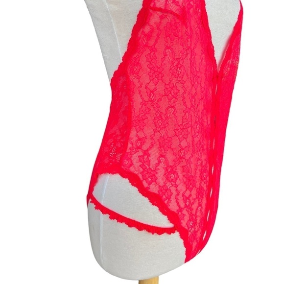 Victoria’s Secret Red Lace Teddy Peek-A-Boo Sheer Deep V Halter Large NWT 2014 - Picture 5 of 15